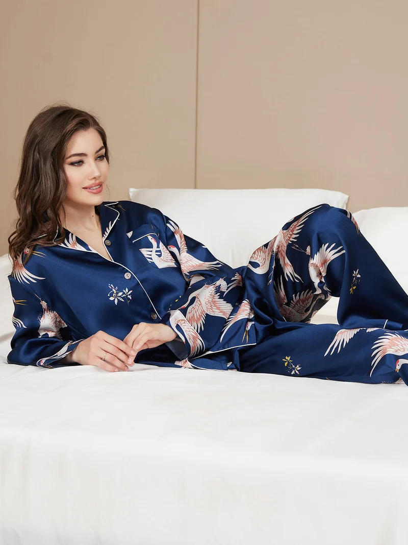 19 Momme 100% Maulbeerseide Damen-Langarm-Pyjama-Set mit Kranichmuster und Reverskragen
