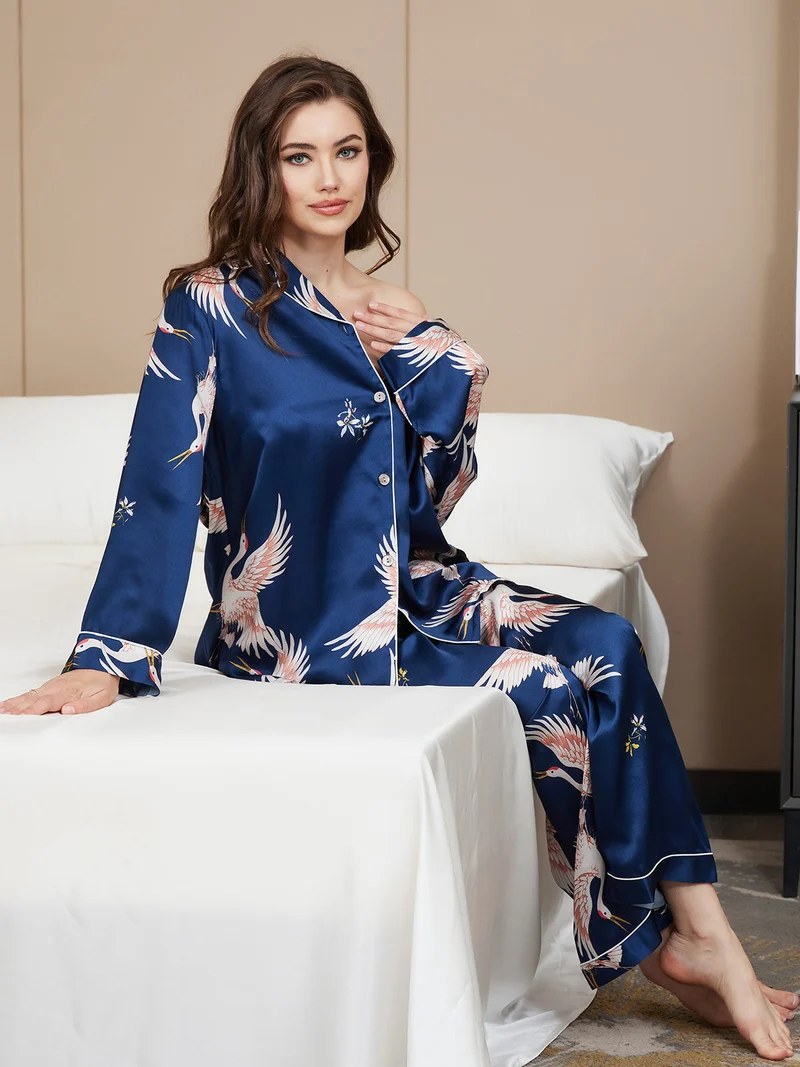19 Momme 100% Maulbeerseide Damen-Langarm-Pyjama-Set mit Kranichmuster und Reverskragen