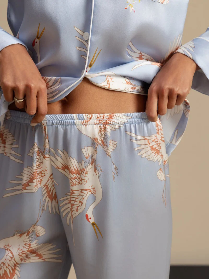 19 Momme 100% Maulbeerseide Damen-Langarm-Pyjama-Set mit Kranichmuster und Reverskragen