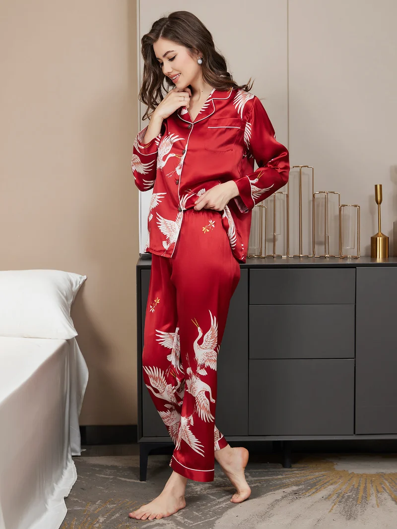 19 Momme 100% Maulbeerseide Damen-Langarm-Pyjama-Set mit Kranichmuster und Reverskragen