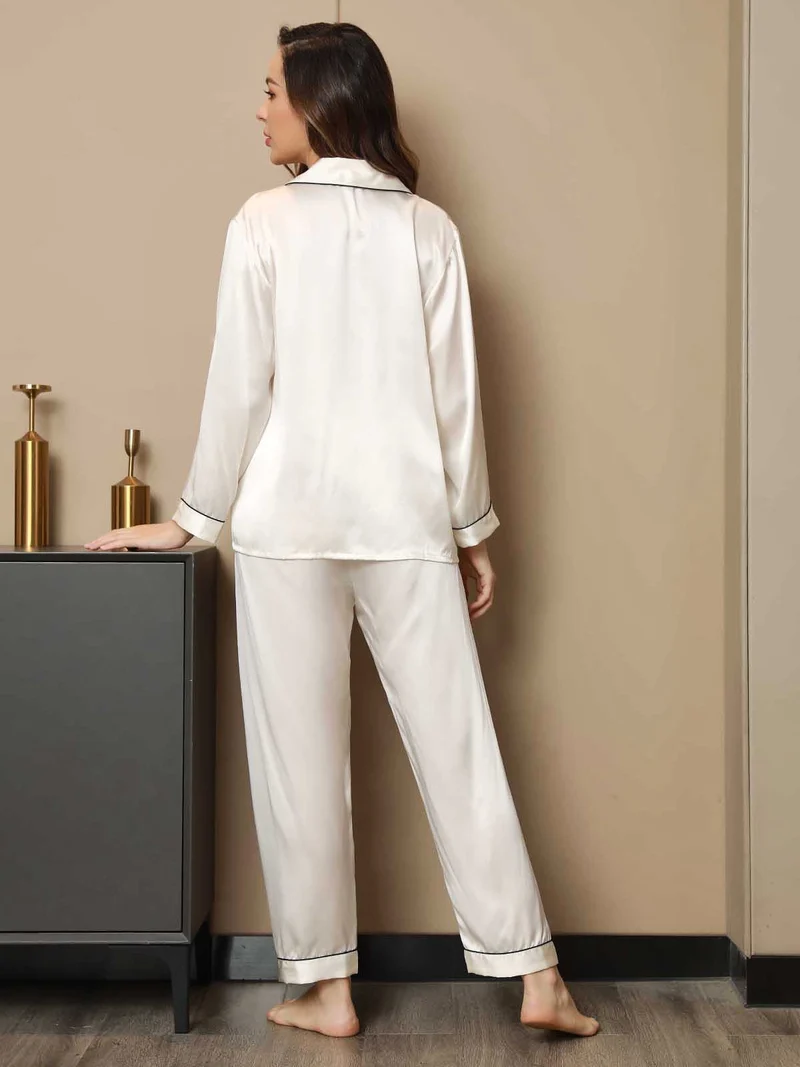 Reine Seide Damen-Pyjama-Set mit Reverskragen und Knopfleiste