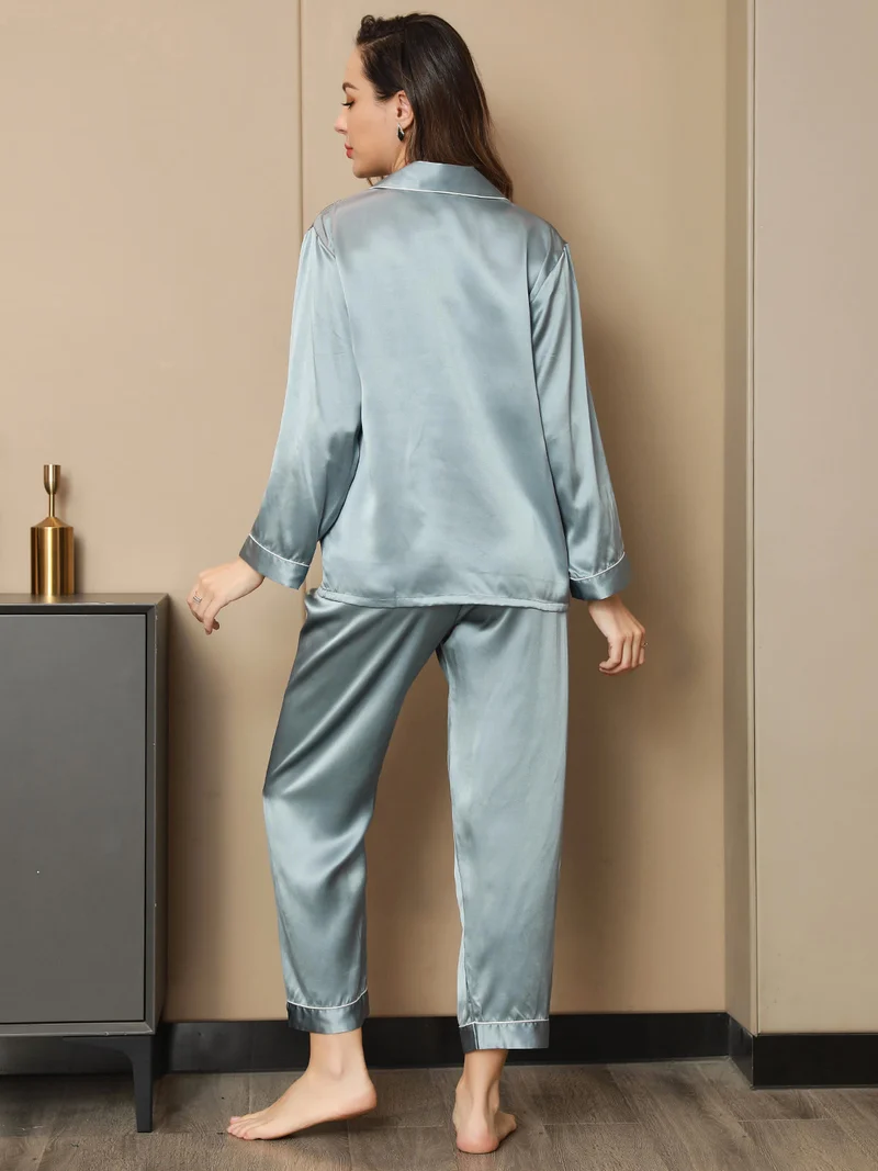Reine Seide Damen-Pyjama-Set mit Reverskragen und Knopfleiste