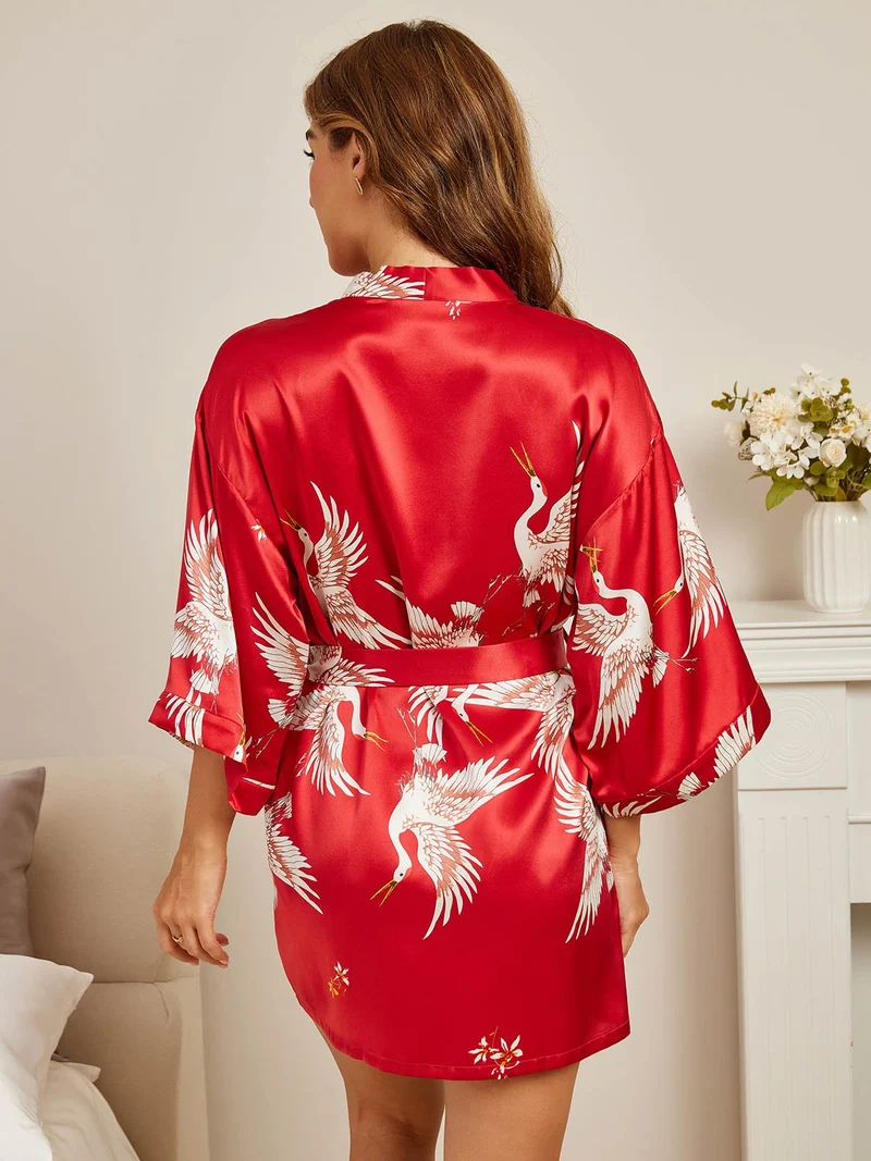 19 Momme 100% Maulbeerseide kurzer Damen-Kimono mit Kranichmuster und 3/4-Ärmeln