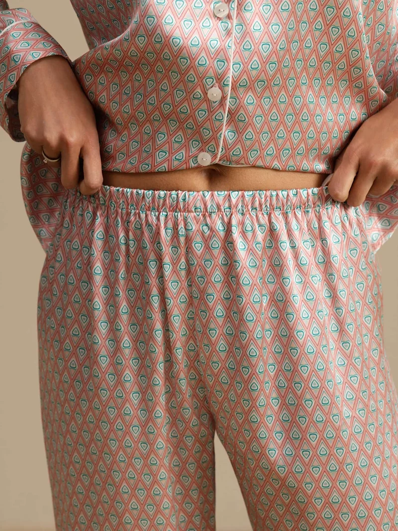 100% Maulbeerseide Damen-Langarm-Pyjama-Set mit geometrischem Muster und Hose