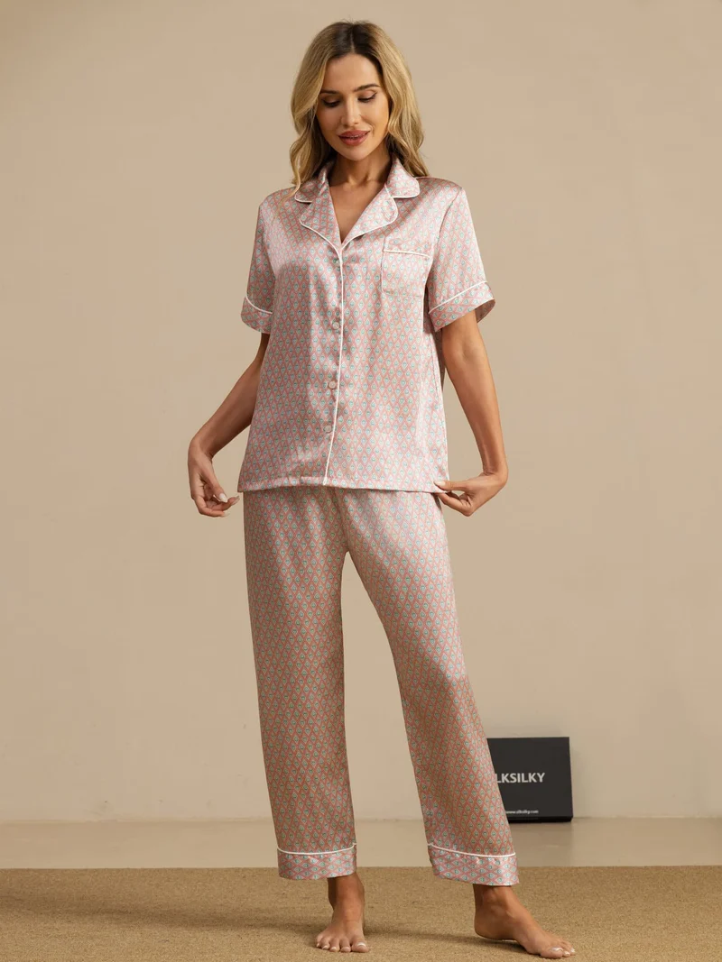100% Maulbeerseide Damen-Kurzarm-Pyjama-Set mit geometrischem Muster sowie Reverskragen und Hose