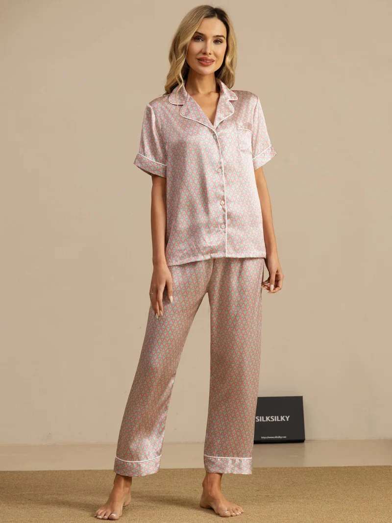 100% Maulbeerseide Damen-Kurzarm-Pyjama-Set mit geometrischem Muster sowie Reverskragen und Hose