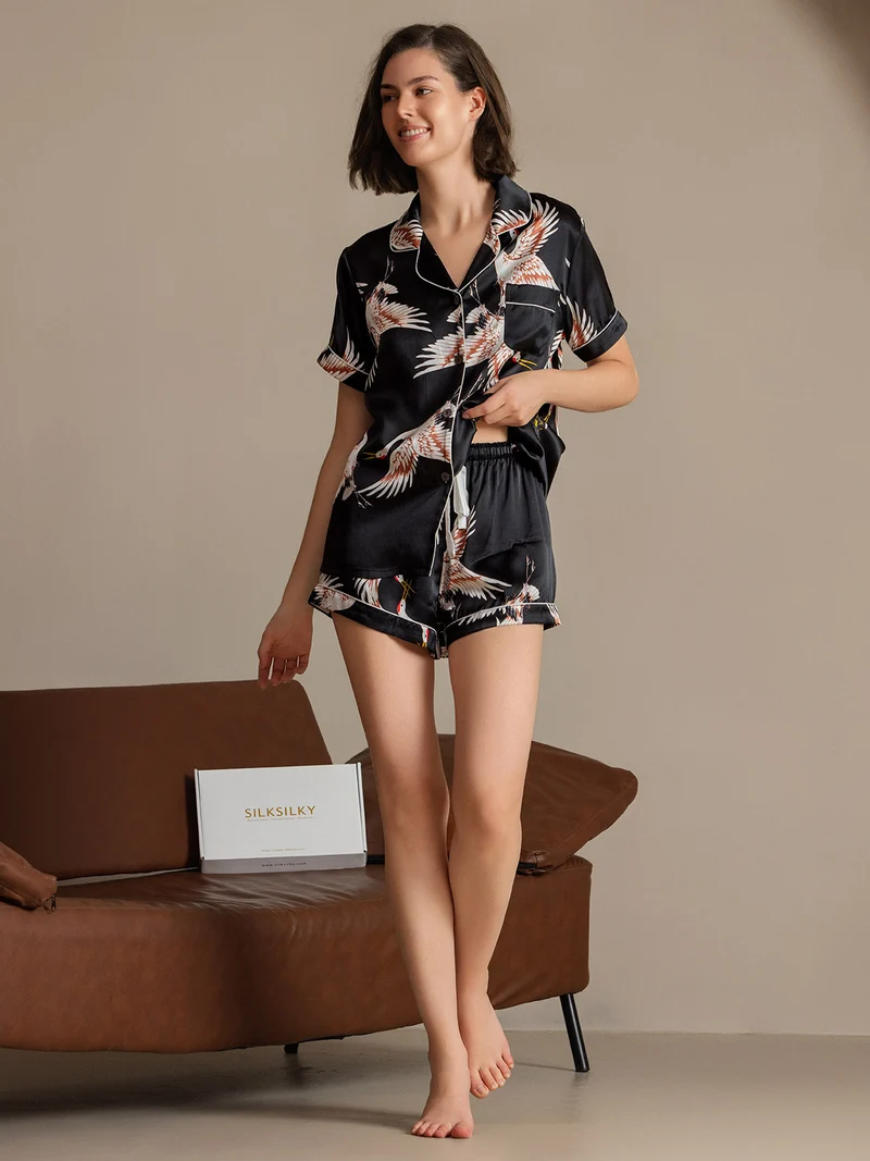 19 Momme 100% Maulbeerseide Damen-Kurzarm-Pyjama-Set mit Kranichmuster und Reverskragen