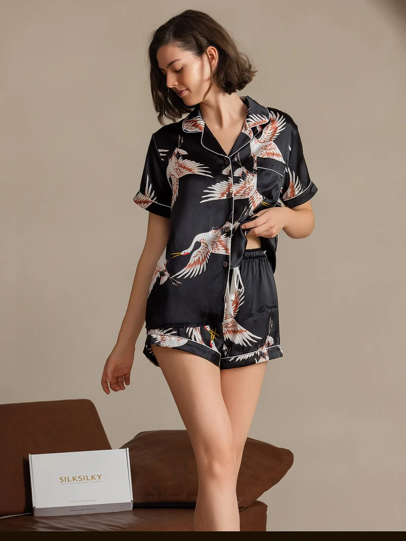 19 Momme 100% Maulbeerseide Damen-Kurzarm-Pyjama-Set mit Kranichmuster und Reverskragen