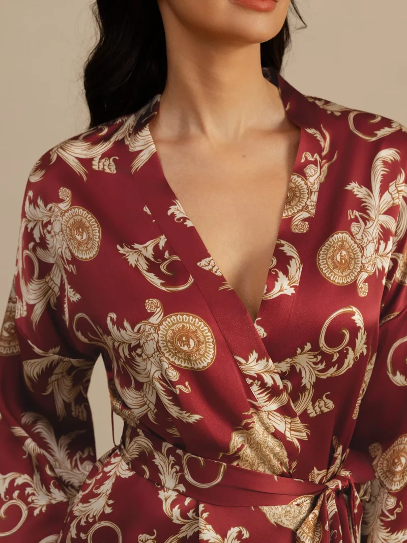 100% Maulbeerseide Damen-Kimono mit Drachenmuster sowie 3/4-Ärmeln und Gürtel