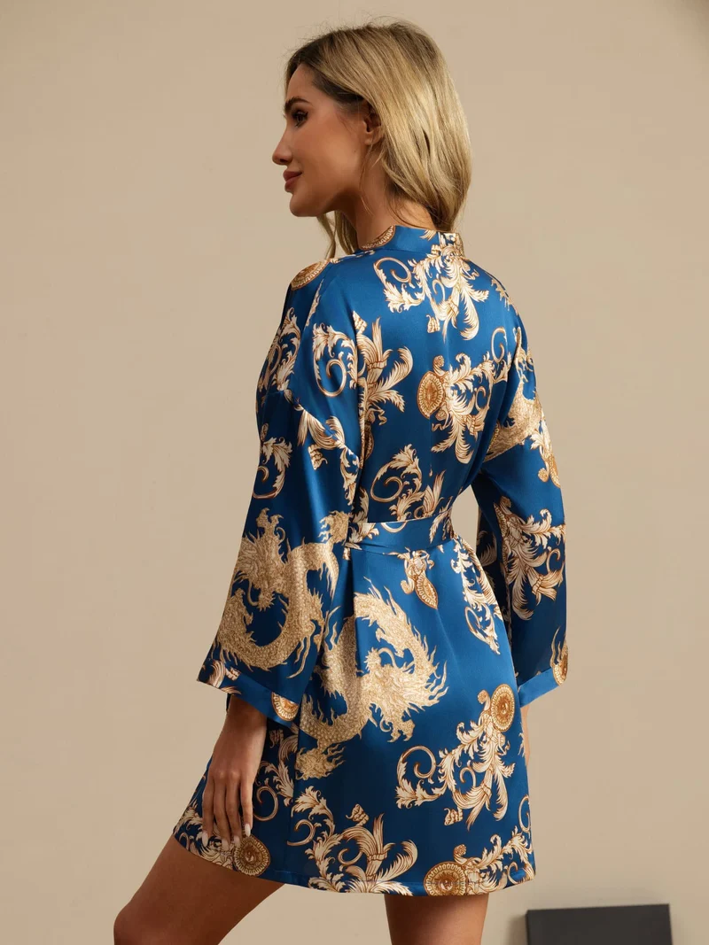 100% Maulbeerseide Damen-Kimono mit Drachenmuster sowie 3/4-Ärmeln und Gürtel