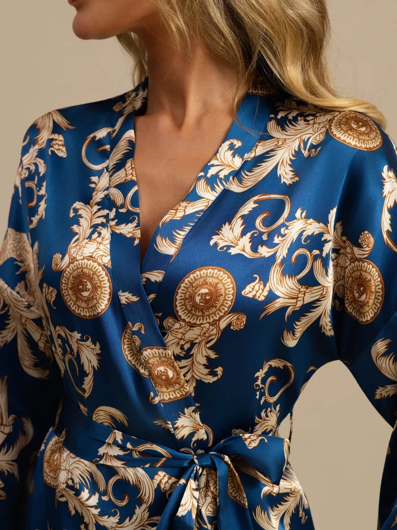 100% Maulbeerseide Damen-Kimono mit Drachenmuster sowie 3/4-Ärmeln und Gürtel