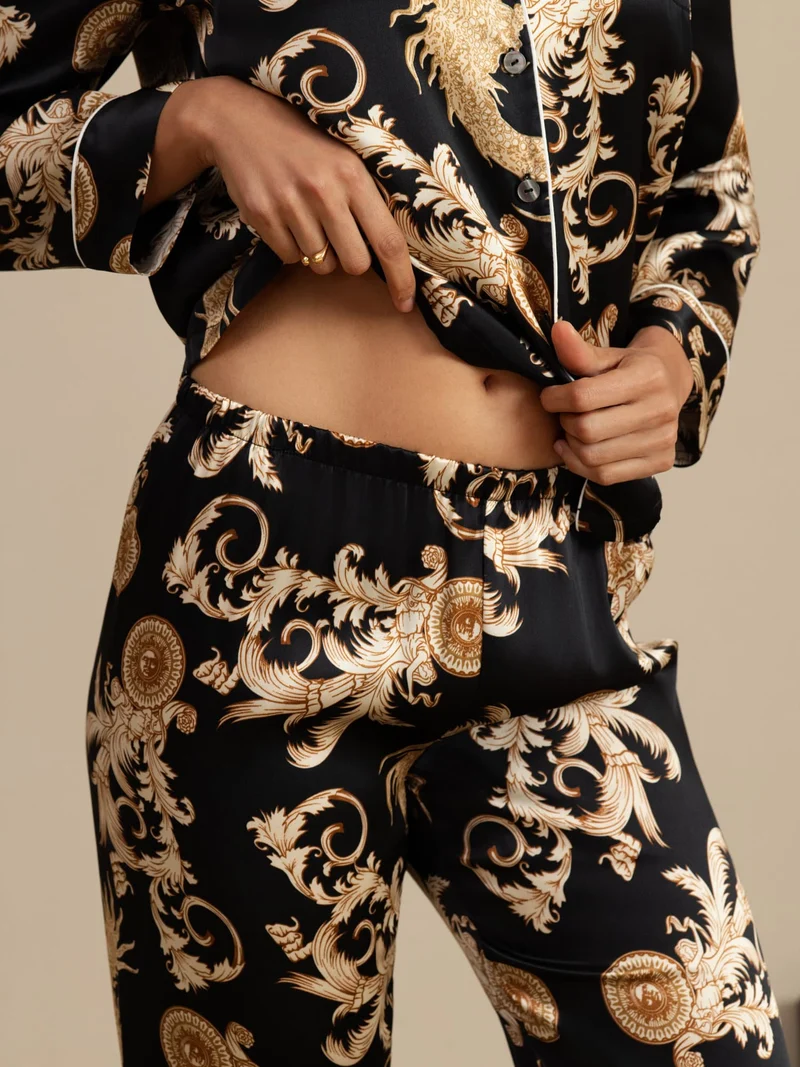100% Maulbeerseide Damen-Langarm-Pyjama-Set mit Drachenmuster sowie Reverskragen und Hose