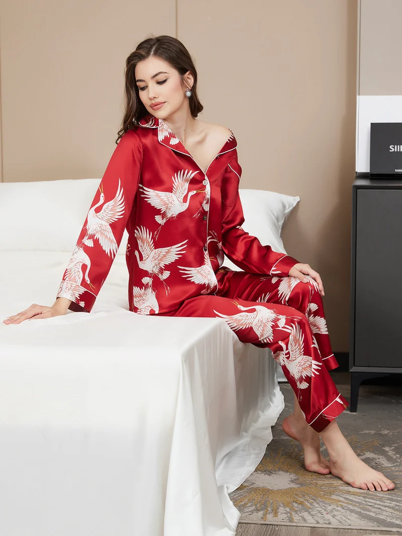 19 Momme 100% Maulbeerseide Damen-Langarm-Pyjama-Set mit Kranichmuster und Reverskragen