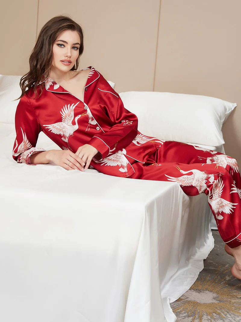 19 Momme 100% Maulbeerseide Damen-Langarm-Pyjama-Set mit Kranichmuster und Reverskragen