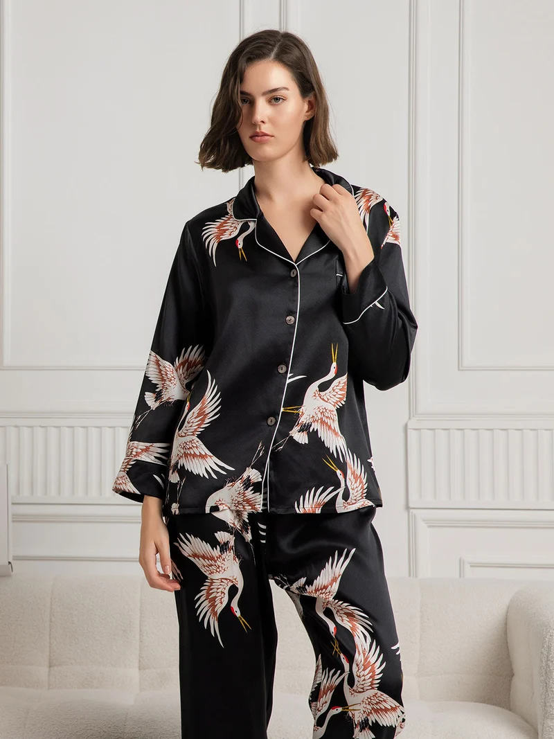 19 Momme 100% Maulbeerseide Damen-Langarm-Pyjama-Set mit Kranichmuster und Reverskragen
