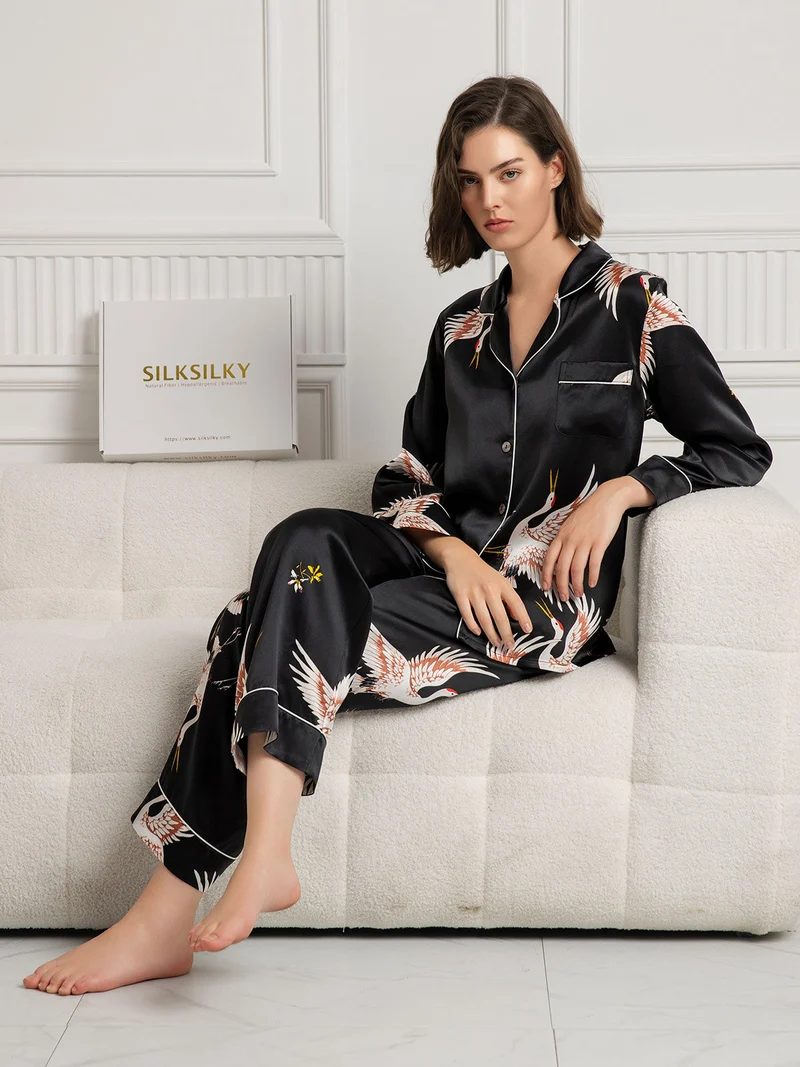 19 Momme 100% Maulbeerseide Damen-Langarm-Pyjama-Set mit Kranichmuster und Reverskragen