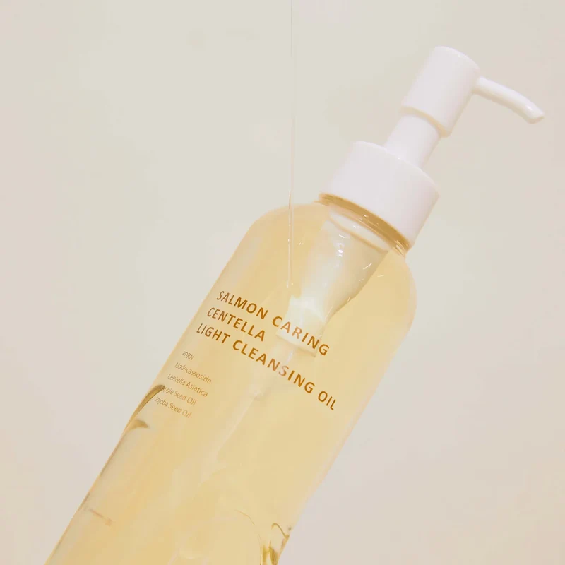 Salmon Caring Centella Light Cleansing Oil