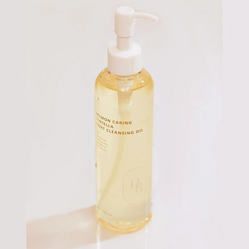 Salmon Caring Centella Light Cleansing Oil